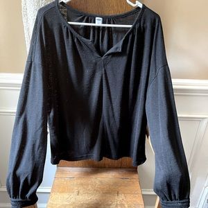 Black long sleeves shirt